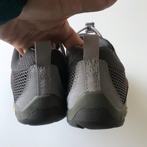 Chaco hiking shoes - Picture 2 of 8